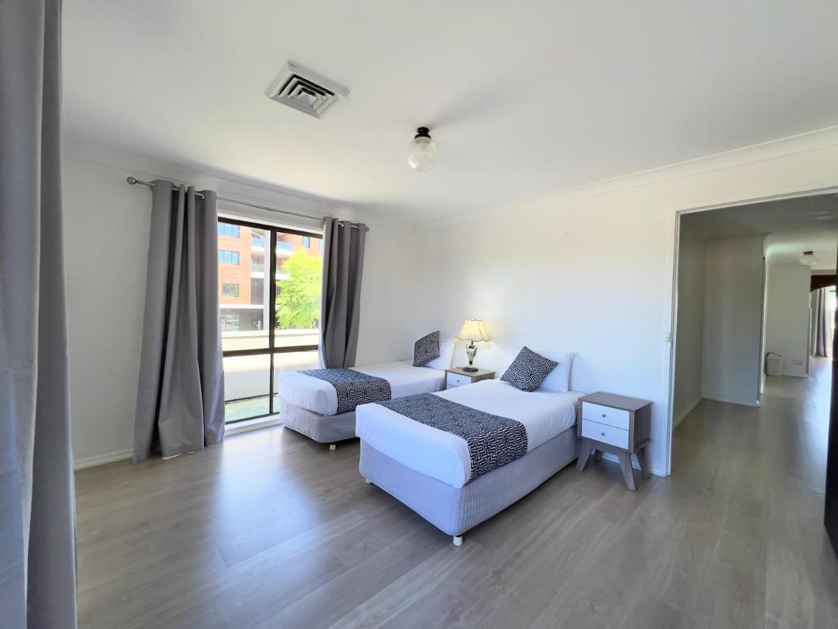 Albury Garden Court Motel Bagian luar foto