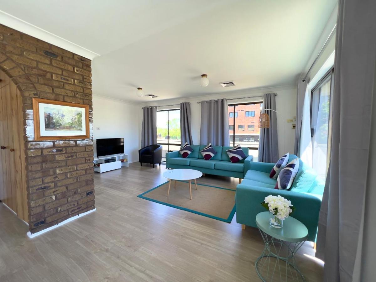 Albury Garden Court Motel Bagian luar foto