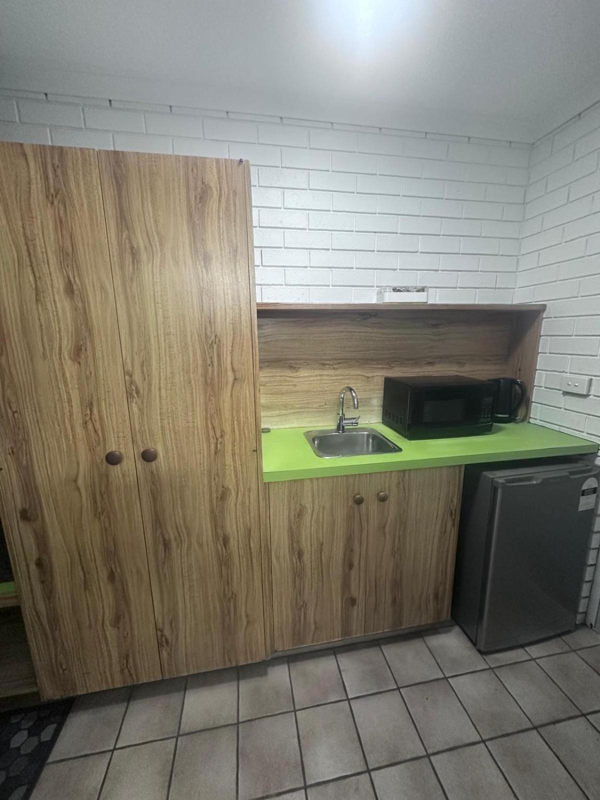 Albury Garden Court Motel Bagian luar foto